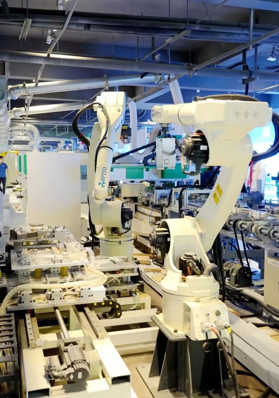 1656647947323935.jpg 智能机器.jpg